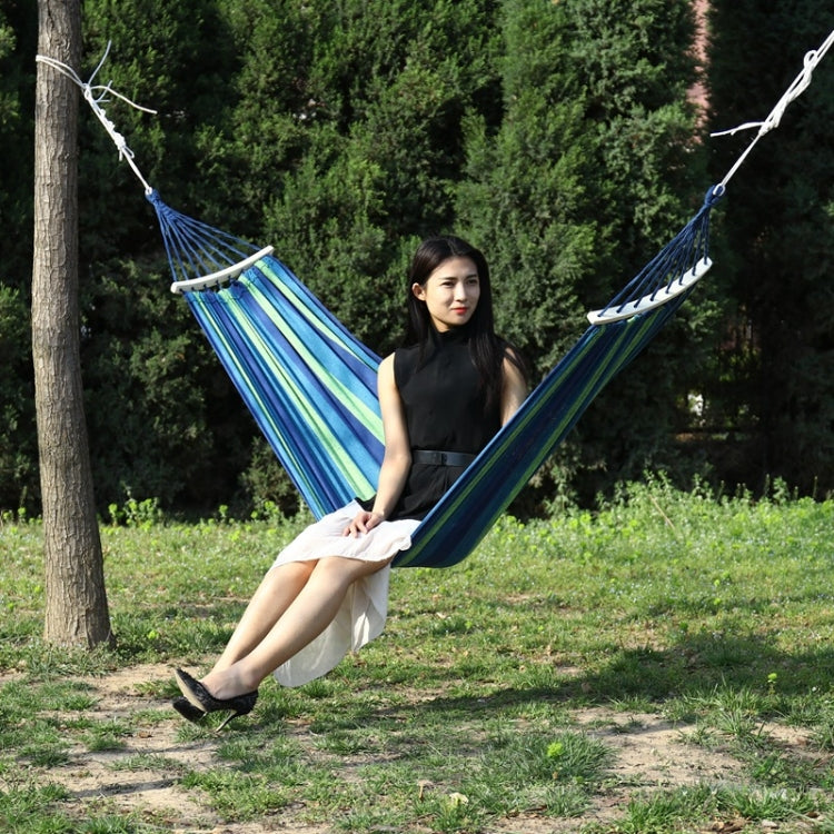 Outdoor Rollover-resistant Single Person Canvas Hammock Portable Beach Swing Bed with Wooden Sticks, Size: 185 x 80cm, Size: 185 x 80cm(Red), Size: 185 x 80cm