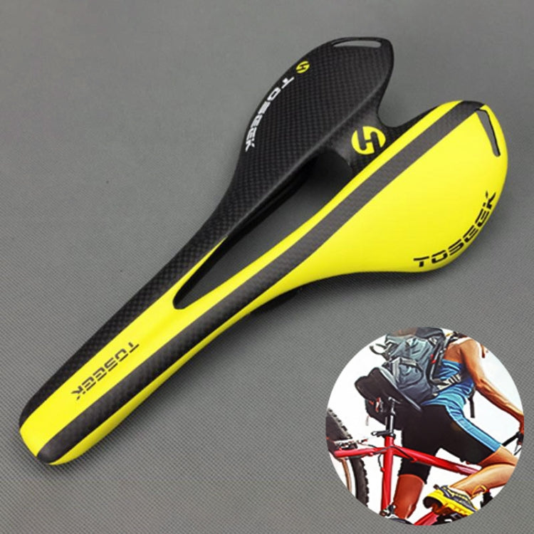 TOSEEK Selle de Vélo de Route en Fibre de Carbone, Creuse, Texture 3K + Extinction, Extinction(Rouge), Extinction(Jaune), Extinction(Orange)
