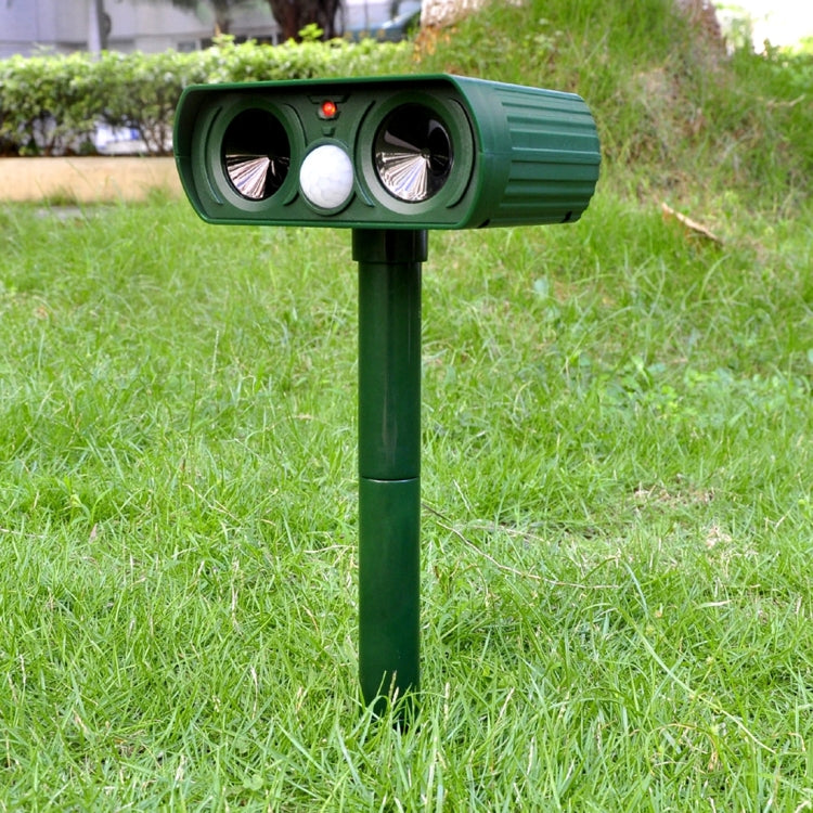 2 PCS Powerful Ultrasonic Solar-powered Animal Repeller With PIR Sensor & Light Sensor, Got the CE / ROHS Certification