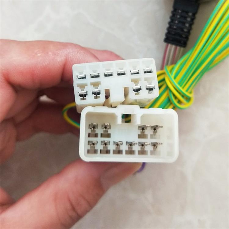 10 Pin + 6 Pin High to Low Line Output Converter with Remote Turn-On Cable for Toyota / Subaru / Scion / Lexus