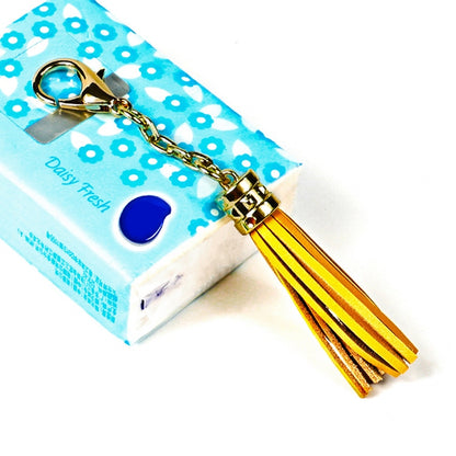 LS01 Porte-clés en alliage de zinc avec pompon, pendentif de sac de voiture