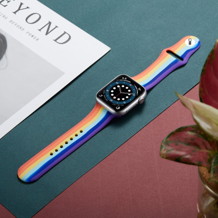 Bracelet de montre en silicone arc-en-ciel pour Apple Watch Series, 7 45mm / 6 & SE & 5 & 4 44mm / 3 & 2 & 1 42mm, 7 41mm / 6 & SE & 5 & 4 40mm / 3 & 2 & 1 38mm