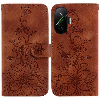 Lily Embossed Leather Phone Case, For Redmi A7 Pro 4G / 5G 171mm / Poco C85x 5G, For Redmi 15a 5G, For Redmi Turbo 5 Max 5G / Poco X8 Pro Max 5G, For Redmi Turbo 5 5G / Poco X8 Pro 5G, For Redmi Note 15 Pro+ 5G 163.3mm / Poco M8 Pro 5G                 ...
