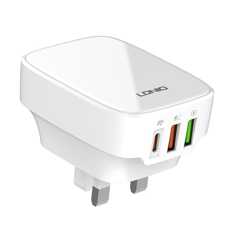 LDNIO Q334 32W Type-C + Dual USB Port Charger with 1m USB-C / Type-C Data Cable, EU Plug, UK Plug, US Plug