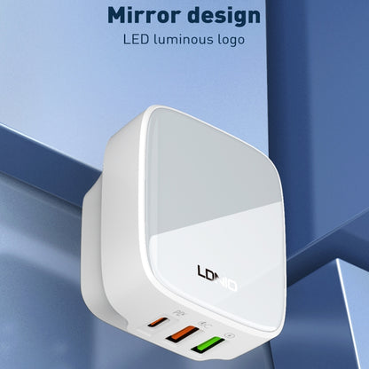 LDNIO Q334 32W Type-C + Dual USB Port Charger with 1m USB-C / Type-C to 8 Pin Data Cable, EU Plug, UK Plug, US Plug