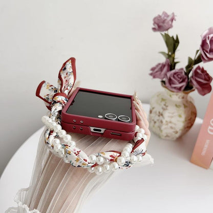 Sketch Flower Pattern Phone Case with Scarf Bracelet, For Galaxy Z Flip8 5G, For Samsung Galaxy Z Flip7 5G, For Samsung Galaxy Z Flip6, For Samsung Galaxy Z Flip5, For Samsung Galaxy Z Flip4