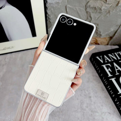 Silver Edge Crocodile Pattern Foldable Phone Case, For Galaxy Z Flip8 5G, For Samsung Galaxy Z Flip7 FE / Flip6, For Samsung Galaxy Z Flip7 5G, For Samsung Galaxy Z Flip5 5G, For Samsung Galaxy Z Flip4 5G