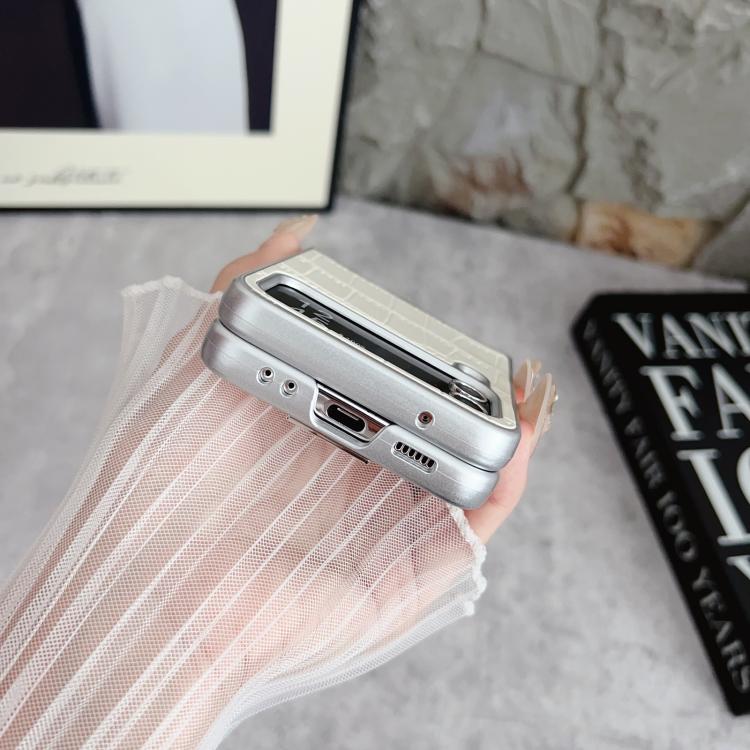 Silver Edge Crocodile Pattern Foldable Phone Case, For Galaxy Z Flip8 5G, For Samsung Galaxy Z Flip7 FE / Flip6, For Samsung Galaxy Z Flip7 5G, For Samsung Galaxy Z Flip5 5G, For Samsung Galaxy Z Flip4 5G