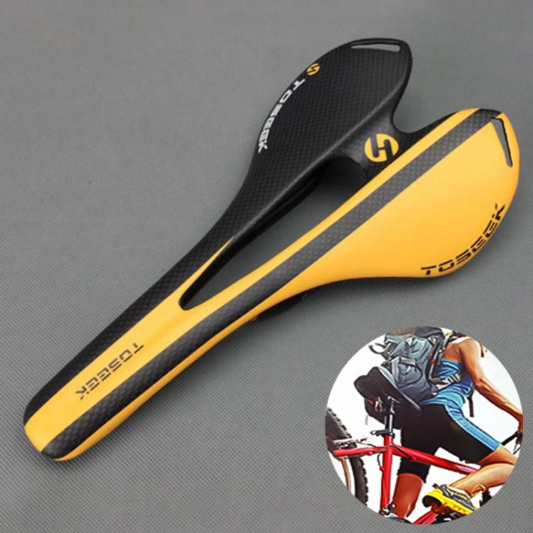 TOSEEK Selle de Vélo de Route en Fibre de Carbone, Creuse, Texture 3K + Extinction, Extinction(Rouge), Extinction(Jaune), Extinction(Orange)