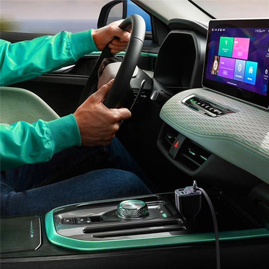 GC15 With Dual Retractable Type-C Cables Real Time Voltage Monitor Fast Charging Car Charger, GC15
