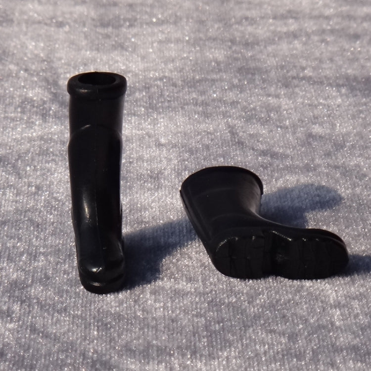 3 Paires 1:12 Maison de Poupée Modèle de Simulation Mini Accessoires Plastique Bottes de Pluie à Tube Long, 3 Paires Bottes de Pluie à Tube Long