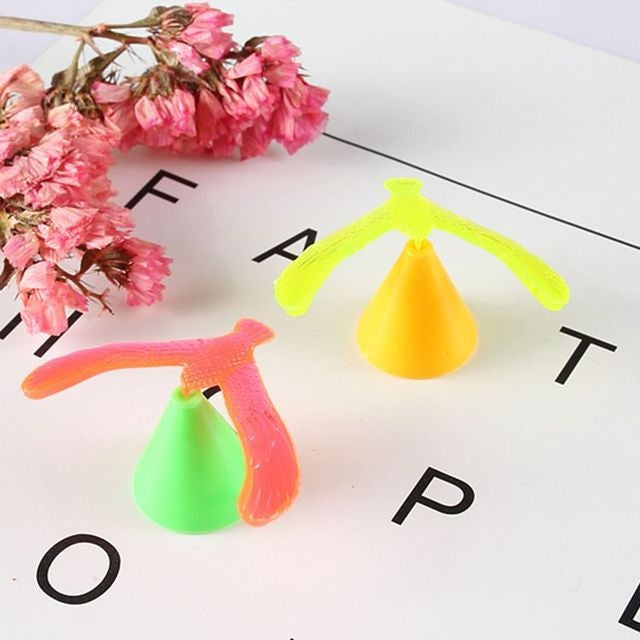 10 Pcs Mini jouet amusant en plastique bricolage magique oiseau équilibré, cadeau pour enfants, livraison de couleur aléatoire, oiseau équilibré magique