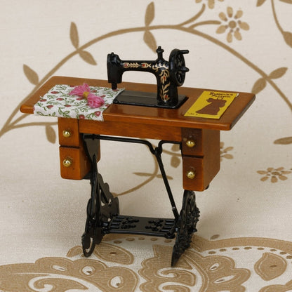Mini machine à coudre jouet modèle de scène de décoration de maison de poupée, machine à coudre