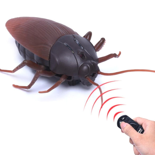 Cafard effrayant télécommandé par infrarouge, jouet rigolo et malicieux, dimensions&nbsp;: 7.5&nbsp;x&nbsp;14&nbsp;cm.
